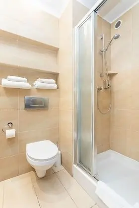 Standard Oda (Shower 3 people)