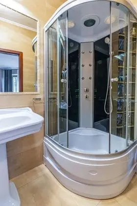 Standard Oda (Shower 3 people)