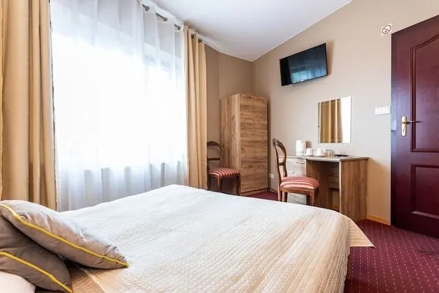 Standard Tek Büyük veya İki Ayrı Yataklı Oda (Shower )