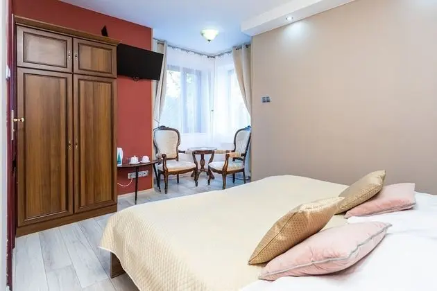 Standard Tek Büyük veya İki Ayrı Yataklı Oda (Shower )
