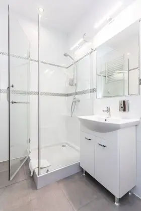 Standard Tek Büyük veya İki Ayrı Yataklı Oda (Shower )