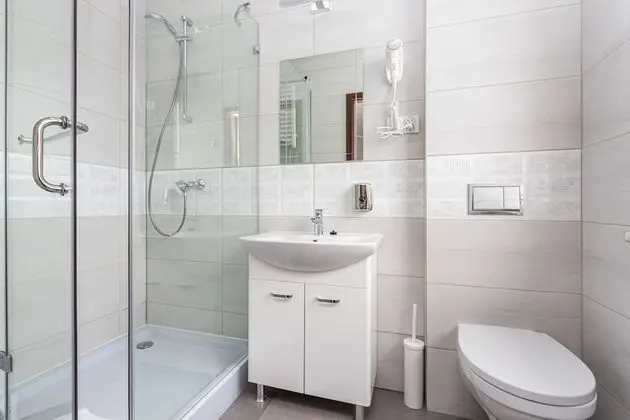 Standard Tek Büyük veya İki Ayrı Yataklı Oda (Shower )
