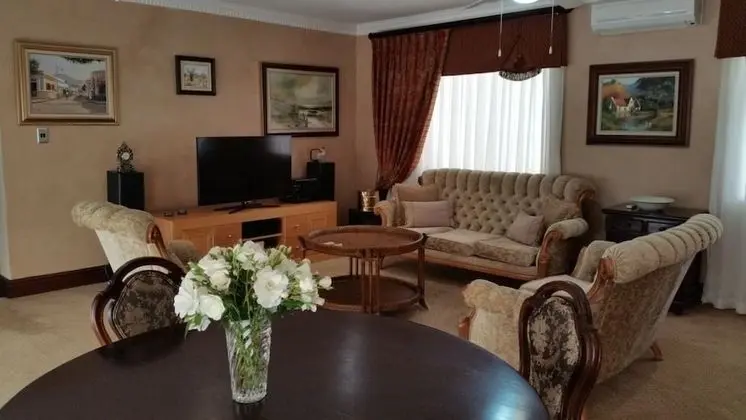 Kır Evi (Jacaranda)