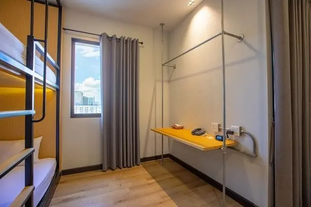 Bunk Bed Room (City View)