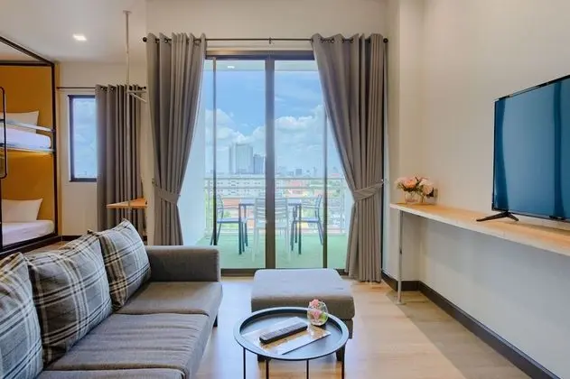 Bunk Bed Room (City View)