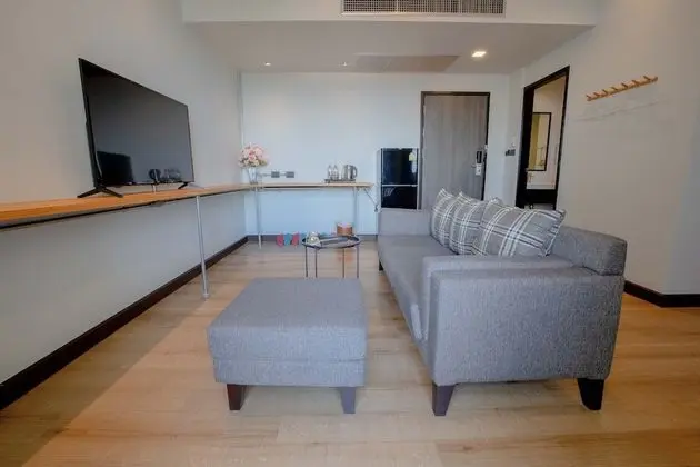 Bunk Bed Room (City View)