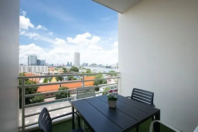 Bunk Bed Room (City View)