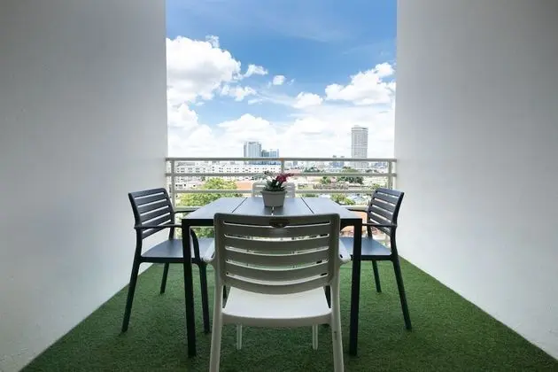 Bunk Bed Room (City View)