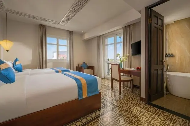 Deluxe Tek Büyük veya İki Ayrı Yataklı Oda, Nehir Manzaralı