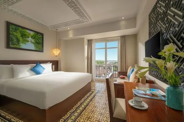Deluxe Tek Büyük veya İki Ayrı Yataklı Oda, Nehir Manzaralı
