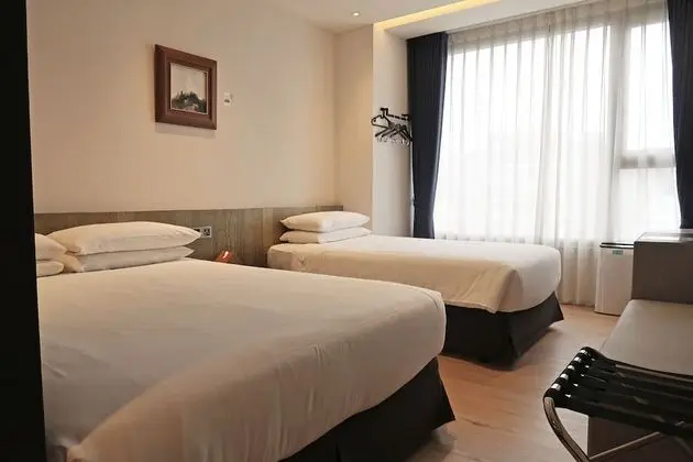 Üç Kişilik Oda