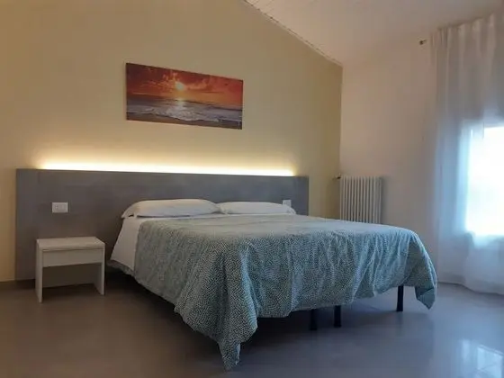 Büyük Yataklı Tek Kişilik Oda