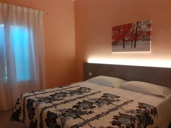 Büyük Yataklı Tek Kişilik Oda