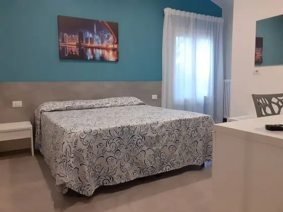 Büyük Yataklı Tek Kişilik Oda