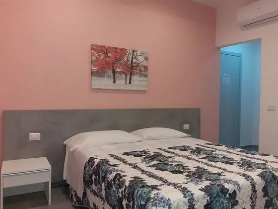 Büyük Yataklı Tek Kişilik Oda