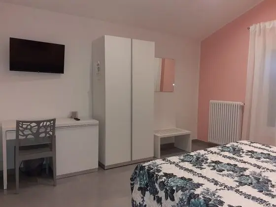 Büyük Yataklı Tek Kişilik Oda
