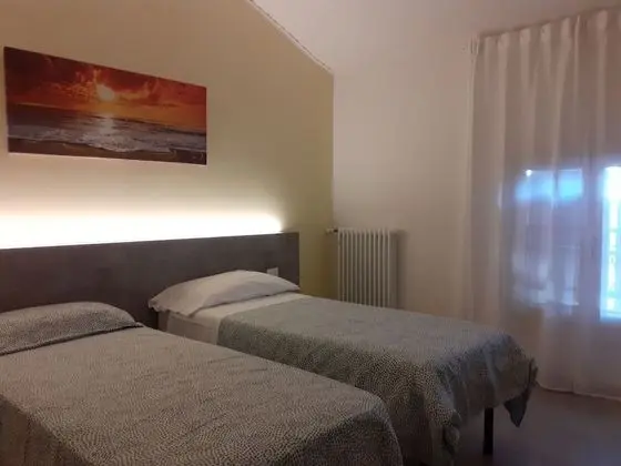 Büyük Yataklı Tek Kişilik Oda