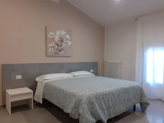 Büyük Yataklı Tek Kişilik Oda