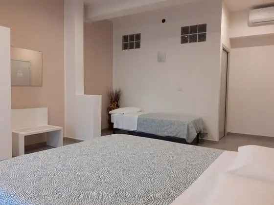 Büyük Yataklı Tek Kişilik Oda
