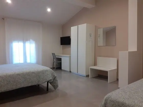 Büyük Yataklı Tek Kişilik Oda