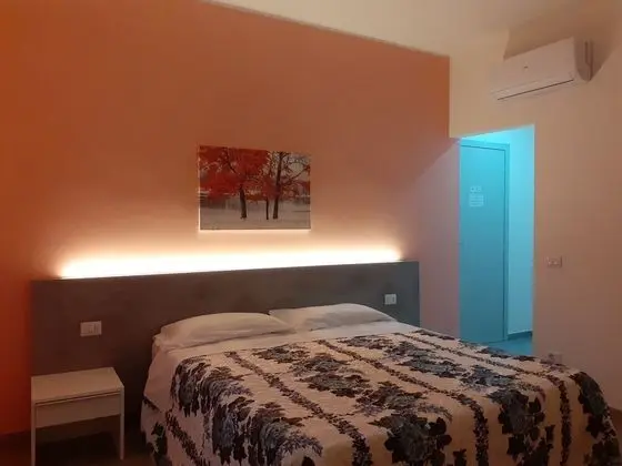 Büyük Yataklı Tek Kişilik Oda