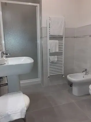 Büyük Yataklı Tek Kişilik Oda