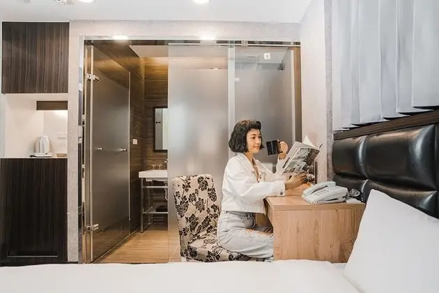 Business Tek Büyük Yataklı Oda