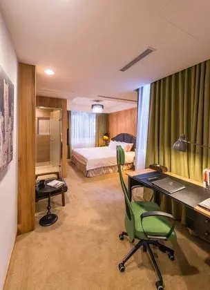 Deluxe Tek Büyük Yataklı Oda