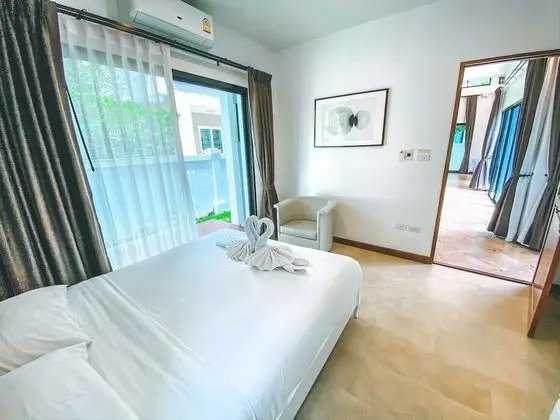 Villa, 3 Yatak Odası, Havuz Manzaralı