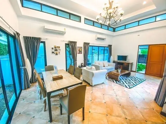 Villa, 3 Yatak Odası, Havuz Manzaralı