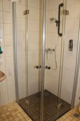 Standard Tek Büyük Yataklı Oda, Sigara İçilmez, Üzüm Asması Manzaralı