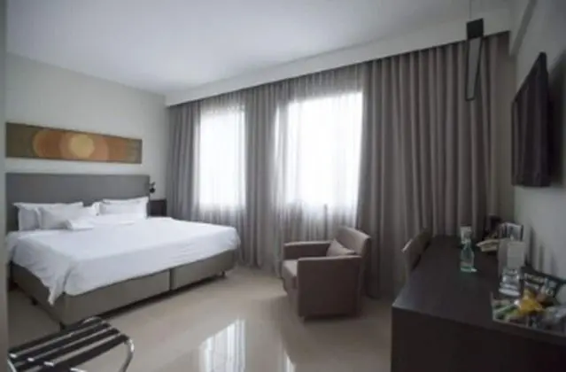 Deluxe Tek Büyük Yataklı Oda