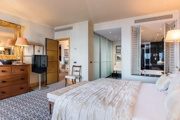 Çatı Katı Süiti (Penthouse)