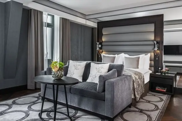 Executive Oda, Göl Manzaralı (Savoy)