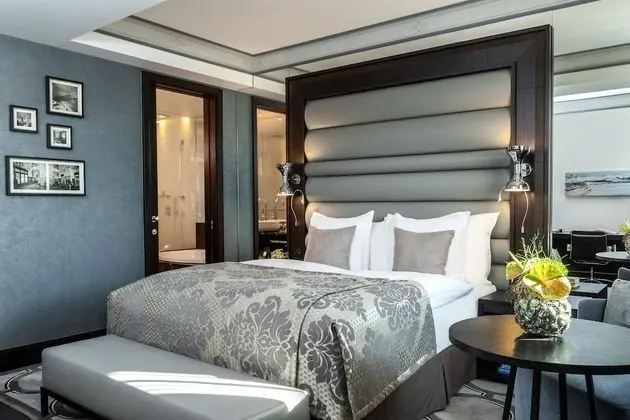 Executive Oda (Savoy)