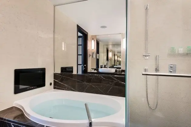 Executive Oda, Teras (Savoy)