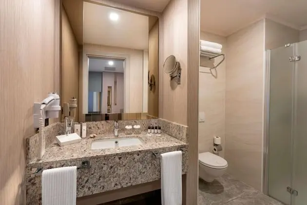 https://images.etstur.com/imgproxy/resize/2560x1440/files/images/hotelImages/etsrooms/92/Royal_Seginus_20251021115937_8.jpg
