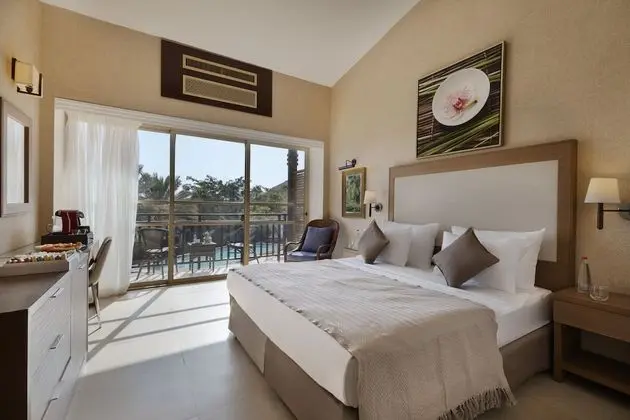 Deluxe Shangri-La Room