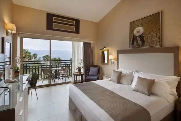 Deluxe Shangri-La Room