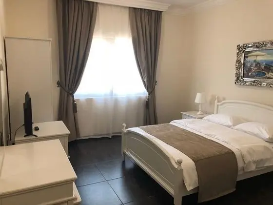 Standard Tek Büyük Yataklı Oda