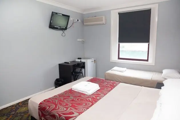 Üç Kişilik Oda, Ortak Banyo
