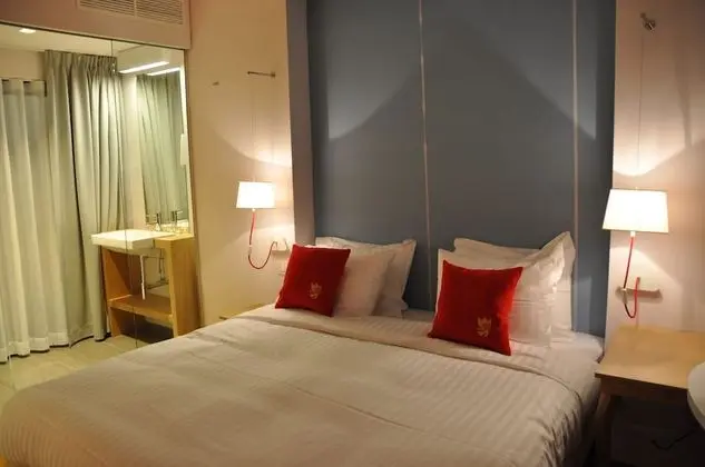 Standard Oda (Pool side)