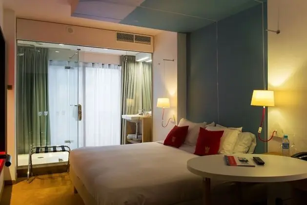 Standard Oda (Pool side)