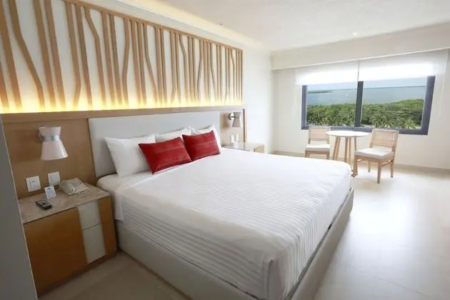 Deluxe Lagoon Room Free Wi-Fi