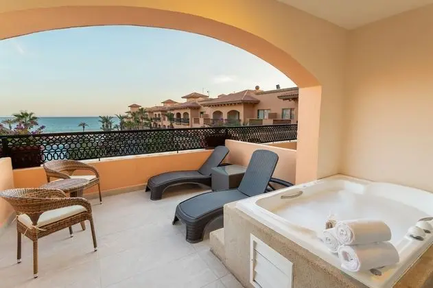 Deluxe Room, 1 King Bed,Jetted Tub, Ocean View Free Wi-Fi