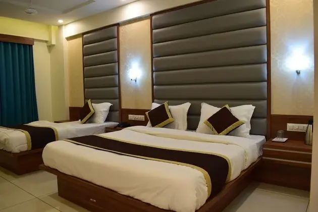 Deluxe Üç Kişilik Oda