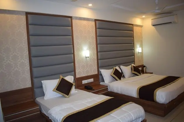 Deluxe Üç Kişilik Oda