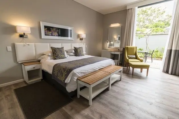 Luxury Tek Büyük veya İki Ayrı Yataklı Oda, Banyolu/Duşlu, Bahçe Manzaralı
