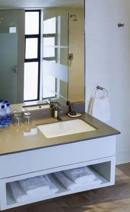 Luxury Tek Büyük veya İki Ayrı Yataklı Oda, Banyolu/Duşlu, Bahçe Manzaralı