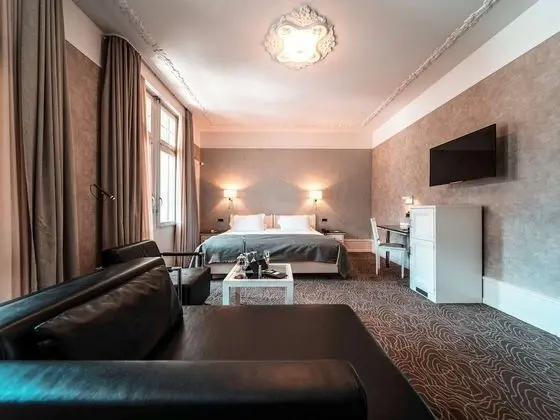 Oda, Balkon (Historic, customized rooms, with A/C)